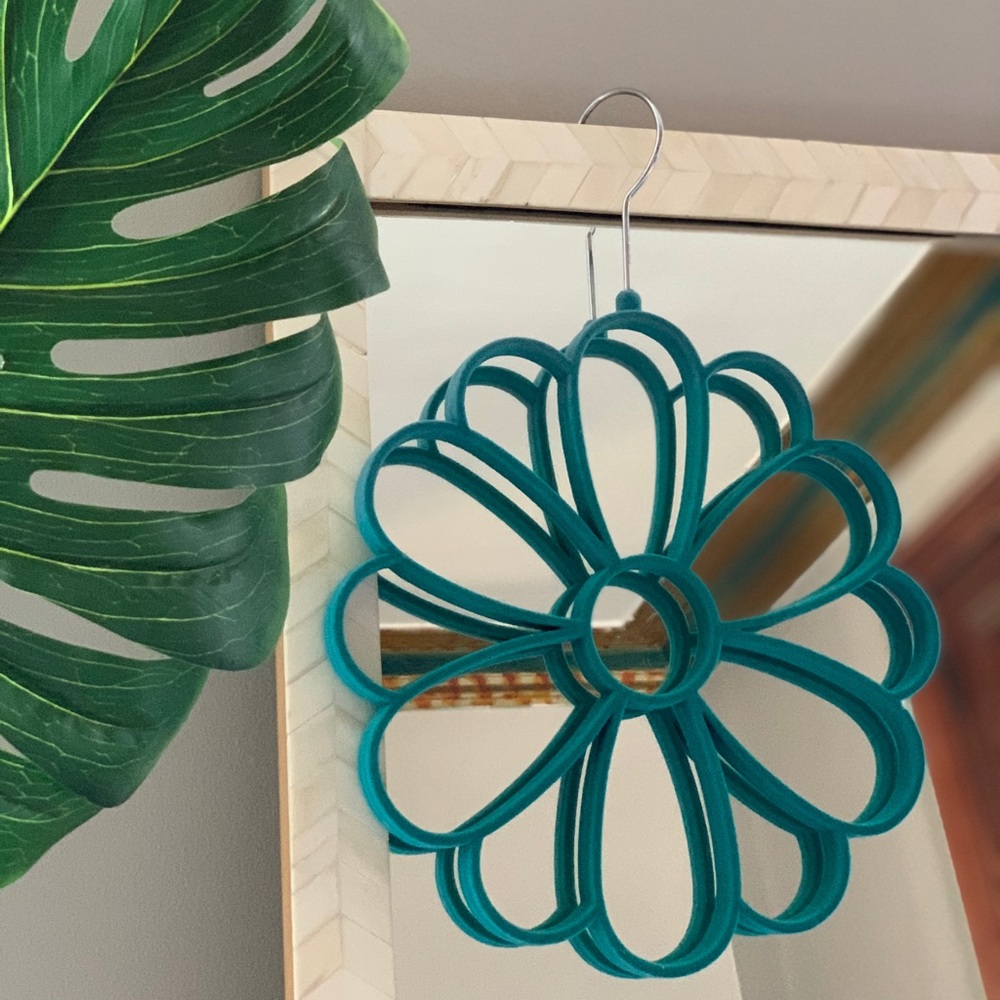 Flocked Flower Hanging Scarf Organizer